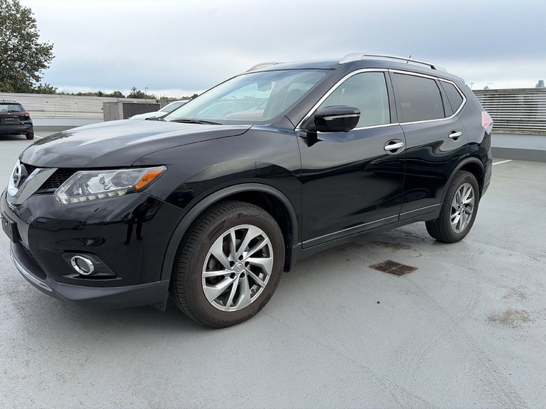 2015 Nissan Rogue SL // LEATHER // NAVIGATION