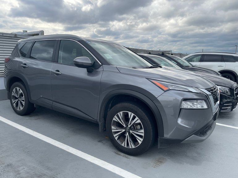 2023 Nissan Rogue SV AWD // MOONROOF