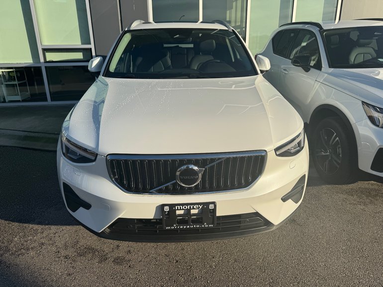 2025 Volvo XC40