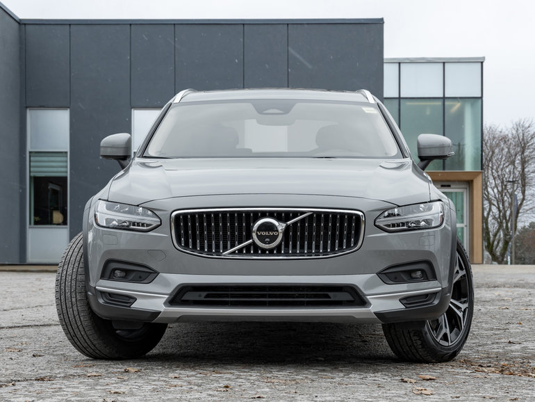 2025 Volvo V90 Cross Country