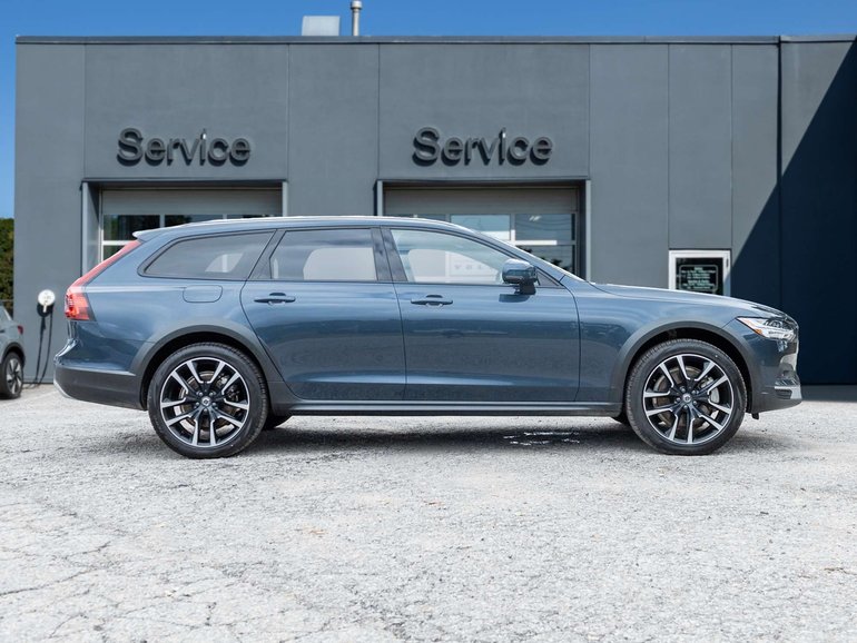 2026 Volvo V90 Cross Country