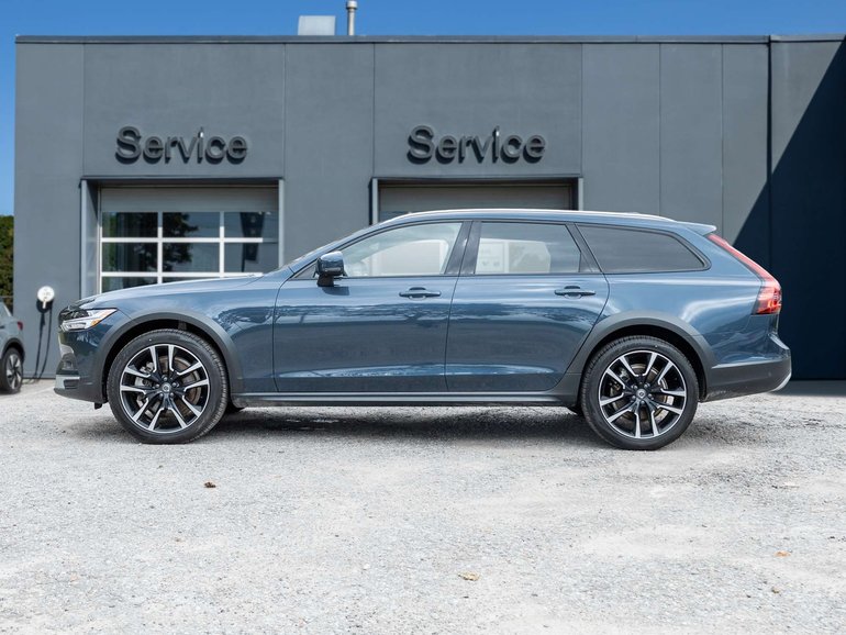 2026 Volvo V90 Cross Country