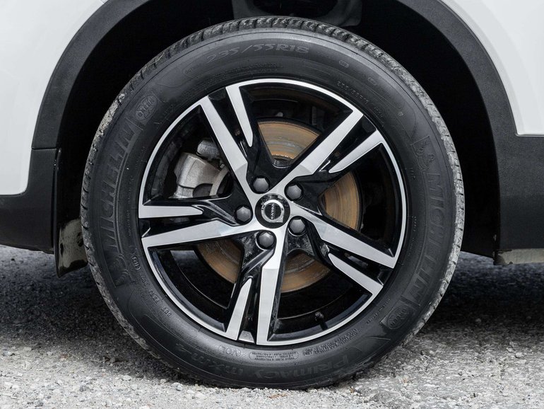 2023 Volvo XC40