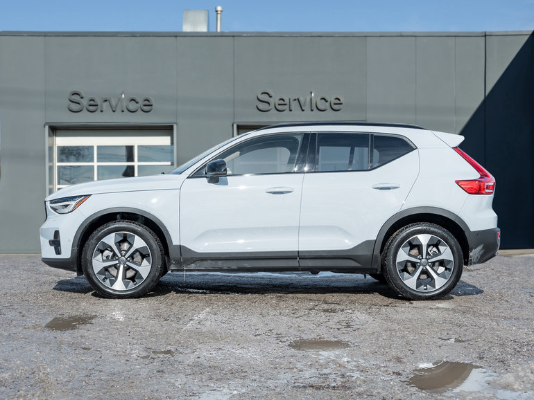 2025 Volvo XC40