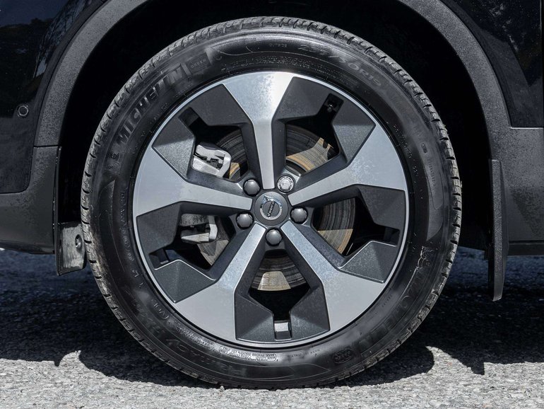 2025 Volvo XC40