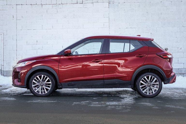 2025 Nissan Kicks Play