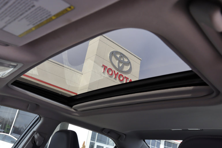 2017 Toyota Camry Hybrid