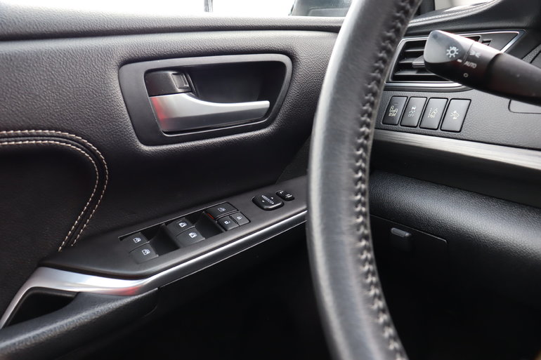 2017 Toyota Camry Hybrid