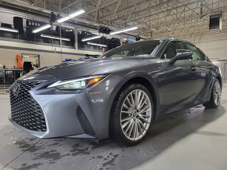 2023 Lexus IS