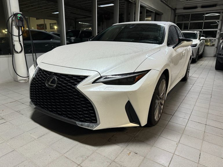 2024 Lexus IS