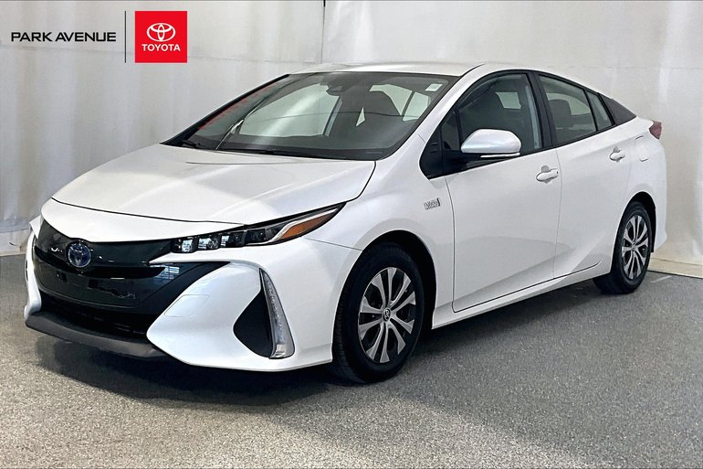 2022 Toyota PRIUS PRIME