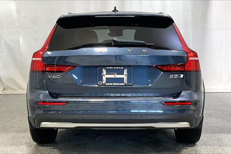 2025 Volvo V60 Cross Country