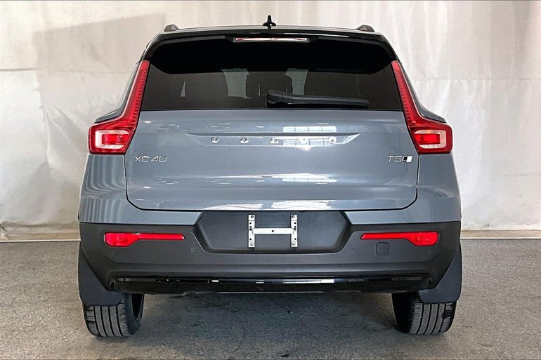 2022 Volvo XC40