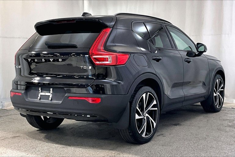 2022 Volvo XC40
