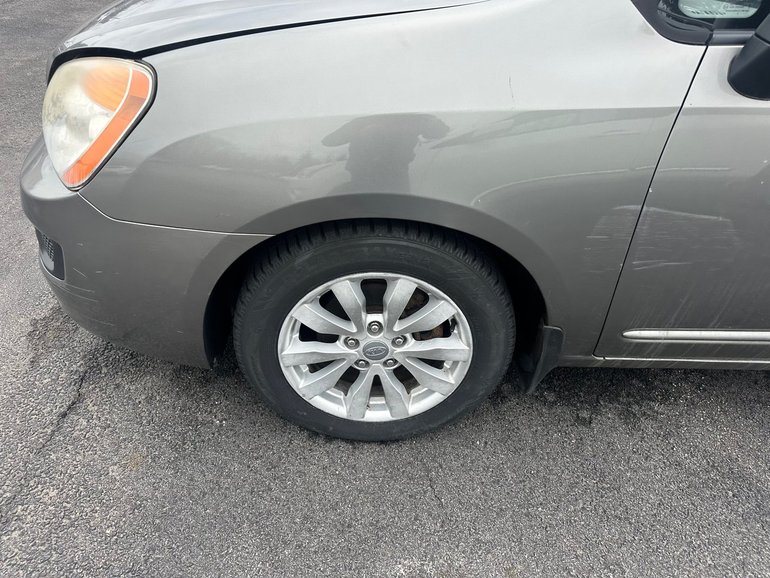 2012 Kia Rondo