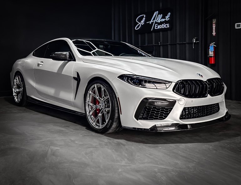 2023 BMW M8