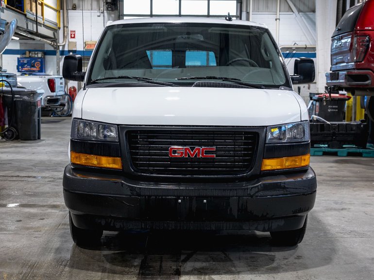 2025 GMC Savana Passenger 3500