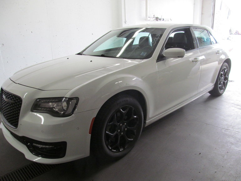 2023 Chrysler 300