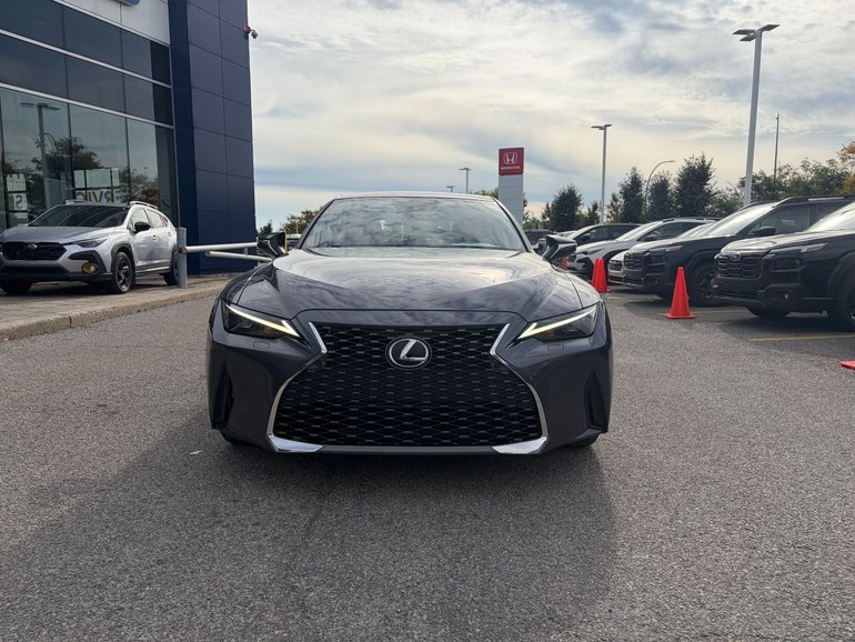 2021 Lexus IS