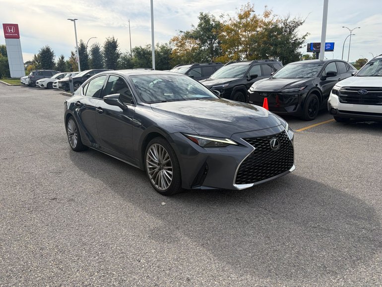 2021 Lexus IS