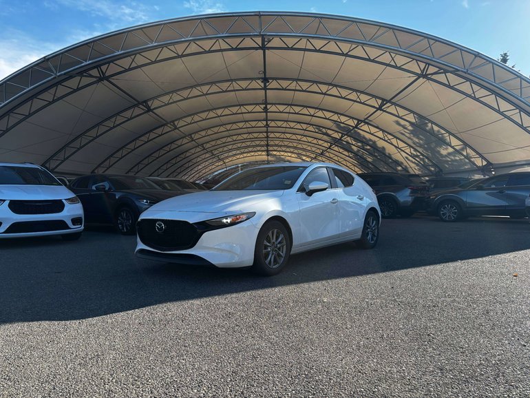 2020 Mazda 3 GS W/ Heated Seats / Heated Wheel