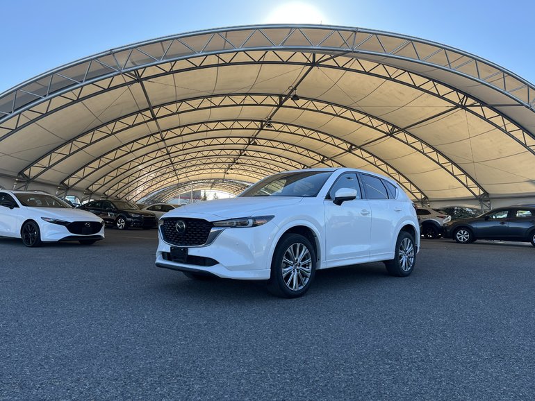 2022 Mazda CX-5 Signature AWD W/ 360 CAMERA