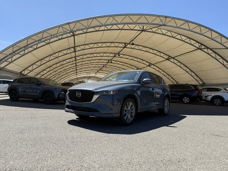 2023 Mazda CX-5 Signature AWD W/ 360 CAMERA