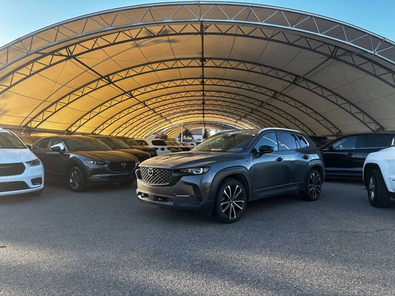 2024 Mazda CX-50 GT W/ Heated Seats / Heated Wheel