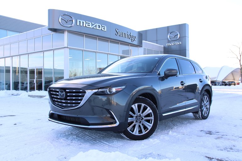 2022 Mazda CX-9 Signature W/ CAPTAIN CHAIRS