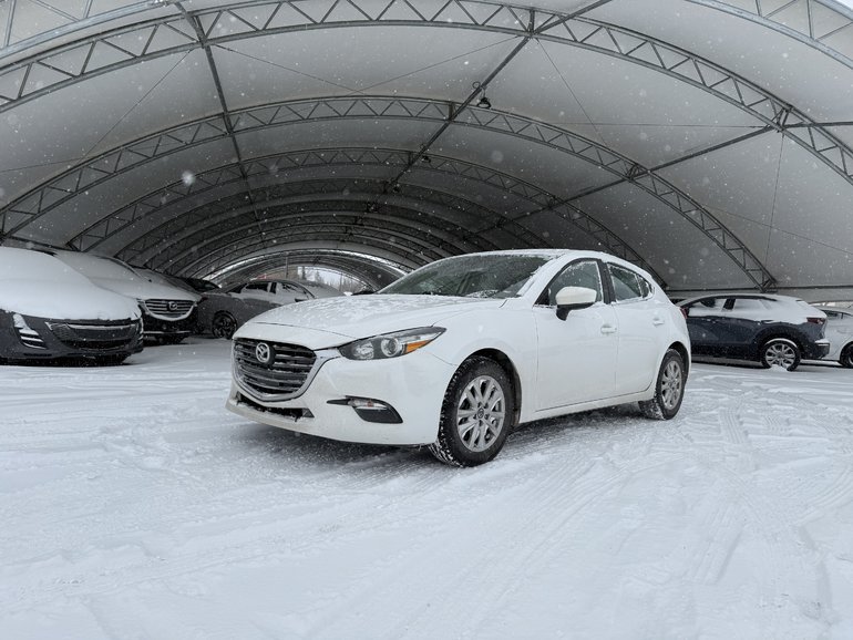 2018  Mazda3 Sport GS Auto W/ BACK UP CAMERA