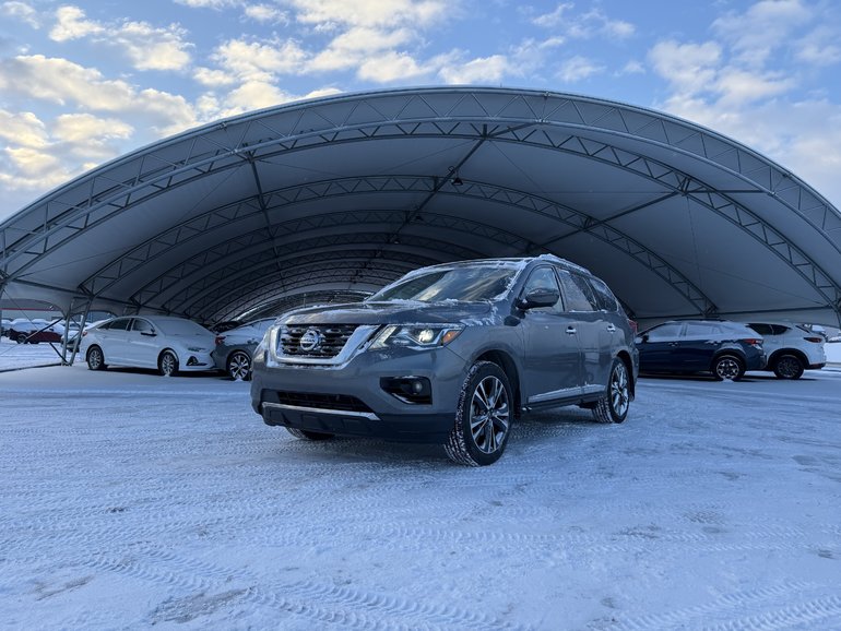 2020 Nissan Pathfinder 4x4 Platinum W/ FACTORY REMOTE START