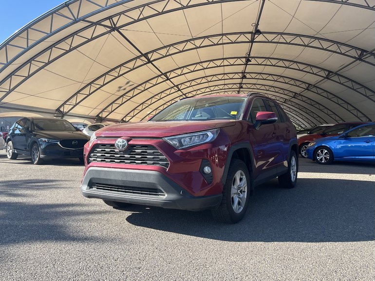 2021 Toyota RAV4 XLE AWD W / APPLE CARPLAY / ANDROID AUTO