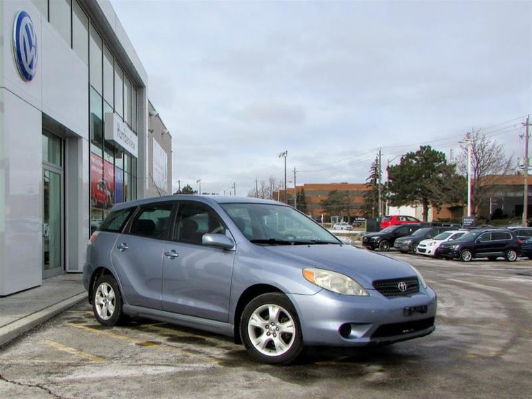 Used 2005 Toyota Matrix 5-door FWD 5M blue 218,313 KM for Sale - $1499.