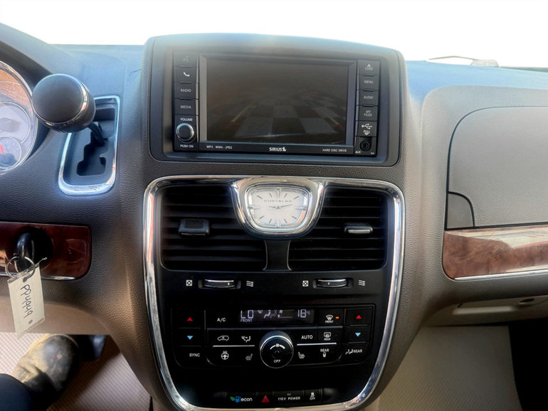 2011 Chrysler TOWN & COUNTRY