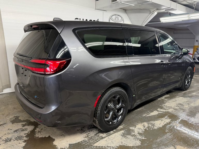 2022 Chrysler Pacifica Hybrid
