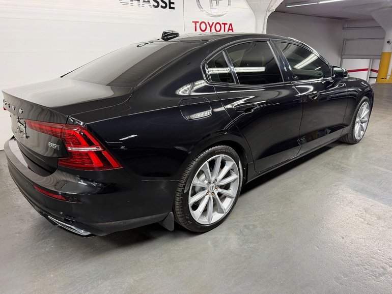2022 Volvo S60