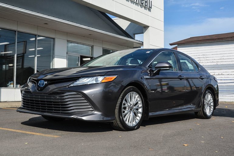 2020 Toyota Camry Hybrid