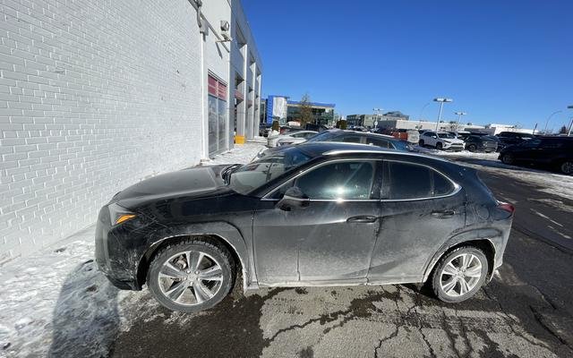 2025 Lexus UX