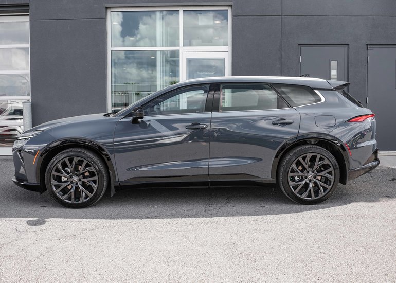 2025 Toyota Crown Signia