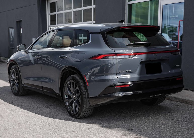 2025 Toyota Crown Signia