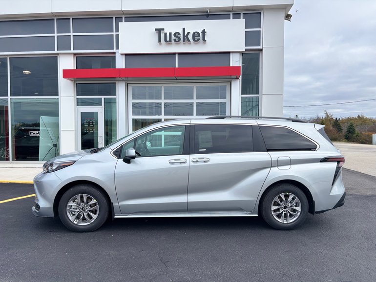 2025 Toyota Sienna Hybrid
