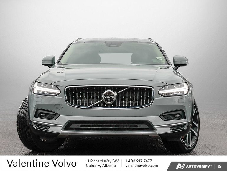 2025 Volvo V90 Cross Country