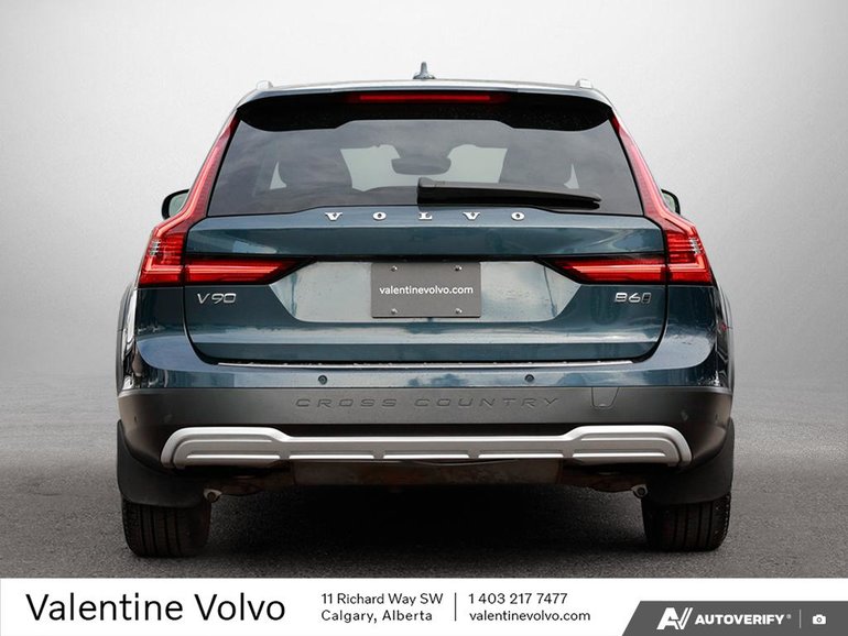 2025 Volvo V90 Cross Country