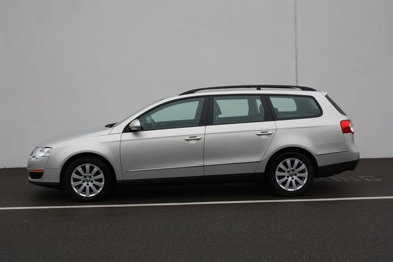 Used 2010 Volkswagen Passat Wagon Comfortline 2 0t 6sp Dsg Tip White Gold Met 175 245 Km For Sale 6295 0 Vantage Motors Vw 875009a