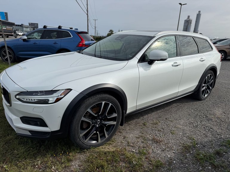 2022 Volvo V90 CROSS COUNTRY