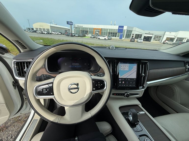 2022 Volvo V90 CROSS COUNTRY
