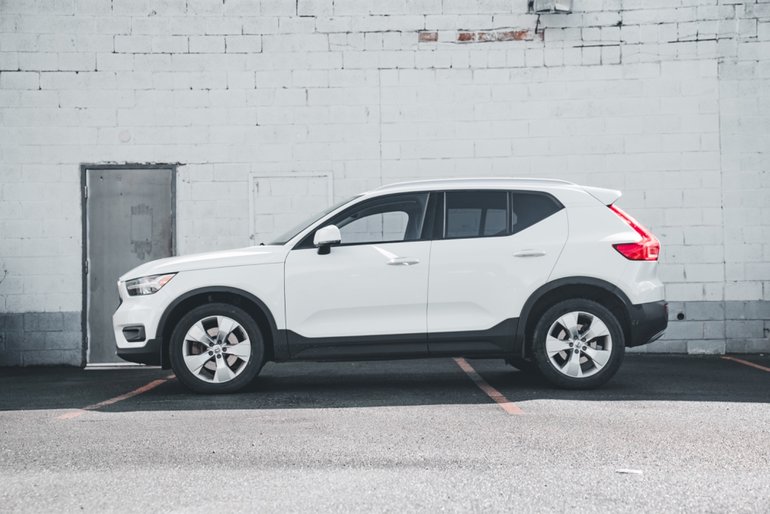 2021 Volvo XC40 T4 AWD Momentum