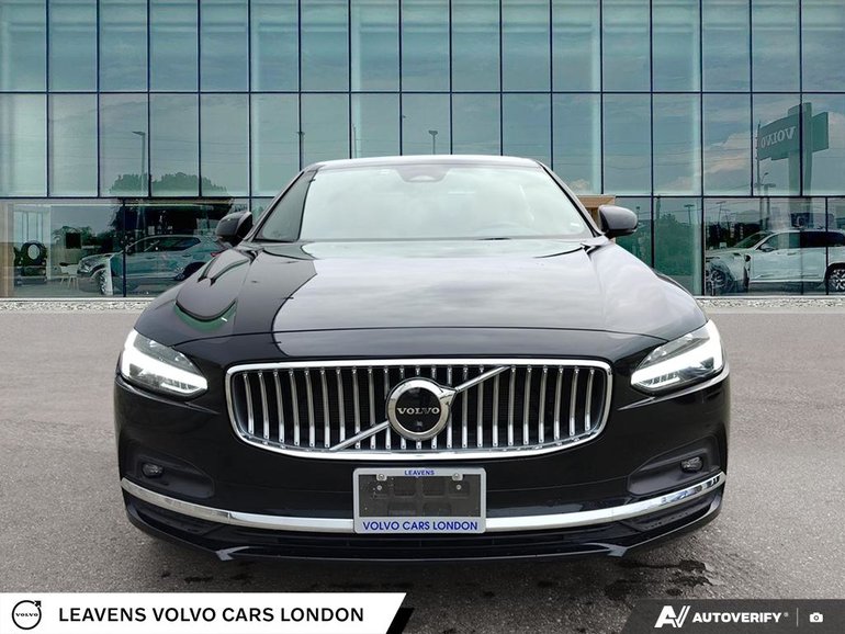 2022 Volvo S90