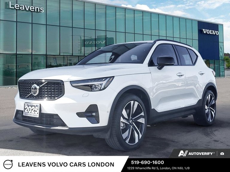 2025 Volvo XC40