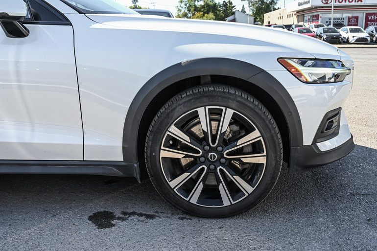 2021 Volvo V60 Cross Country